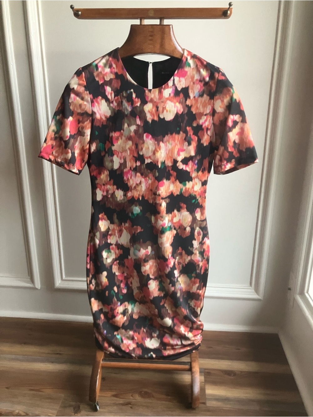 Black Halo Floral Sheath Dress Size 6 Short Sleeve Keyhole Back